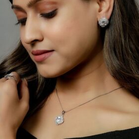 Square Zirconia Shaped Silver Pendant With Earrings